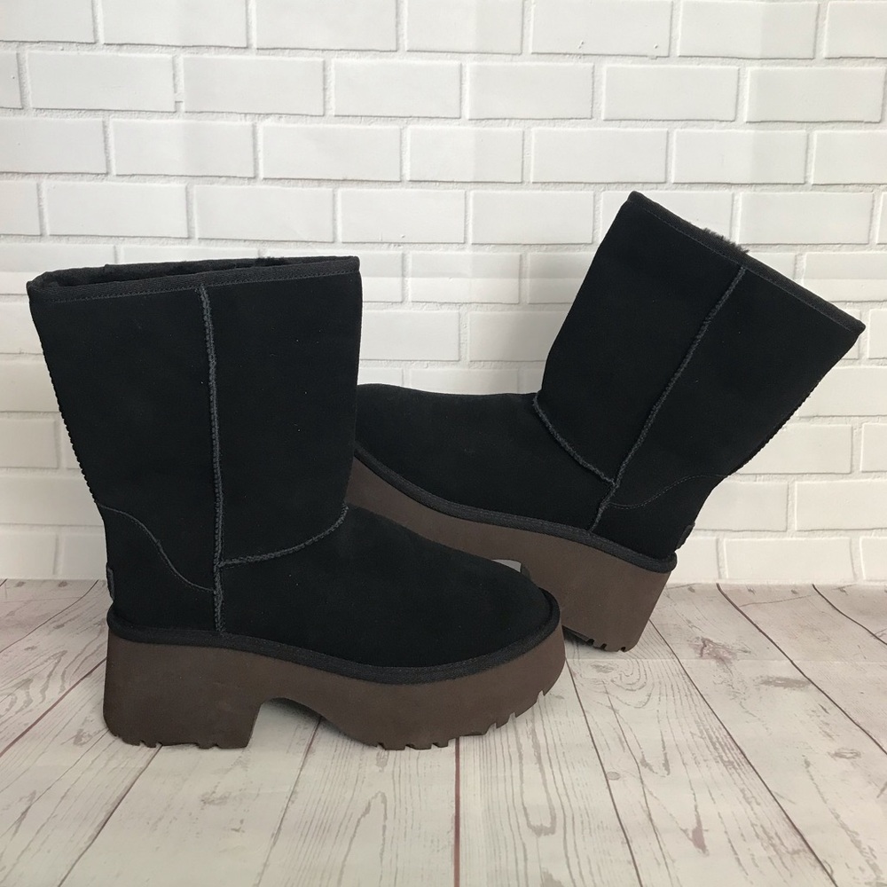 UGG CLASSIC NEW HEIGHTS SHORT PLATFORM BOOT SZ 10 color black